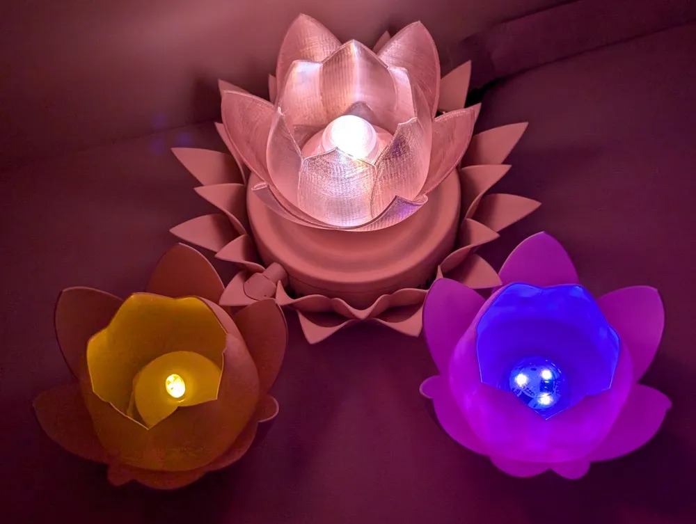 Product preview: colorful lotus-shaped decorative lights